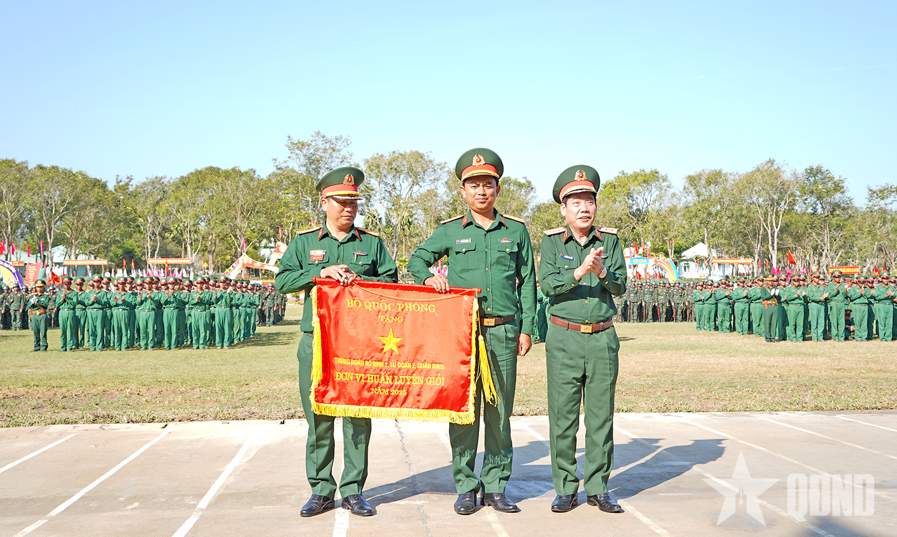 Thượng tướng Nguyễn Văn Gấu dự Lễ ra quân huấn luyện tại Trung đoàn 1, Sư đoàn 2 (Quân khu 5)